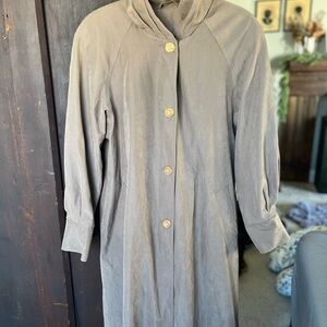 Stylish Gray Trench Coat with Gold Buttons
